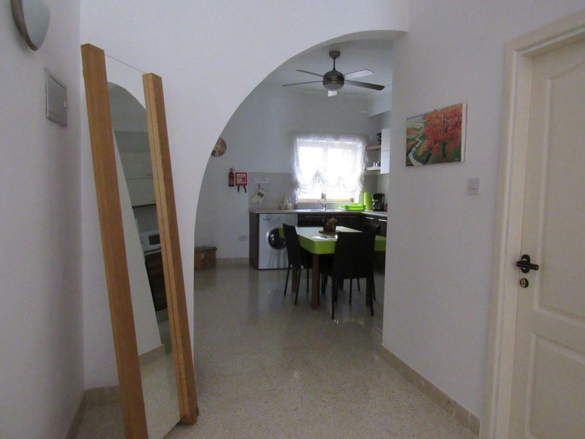 Central Studio Apartment Santa Vennera Exterior photo